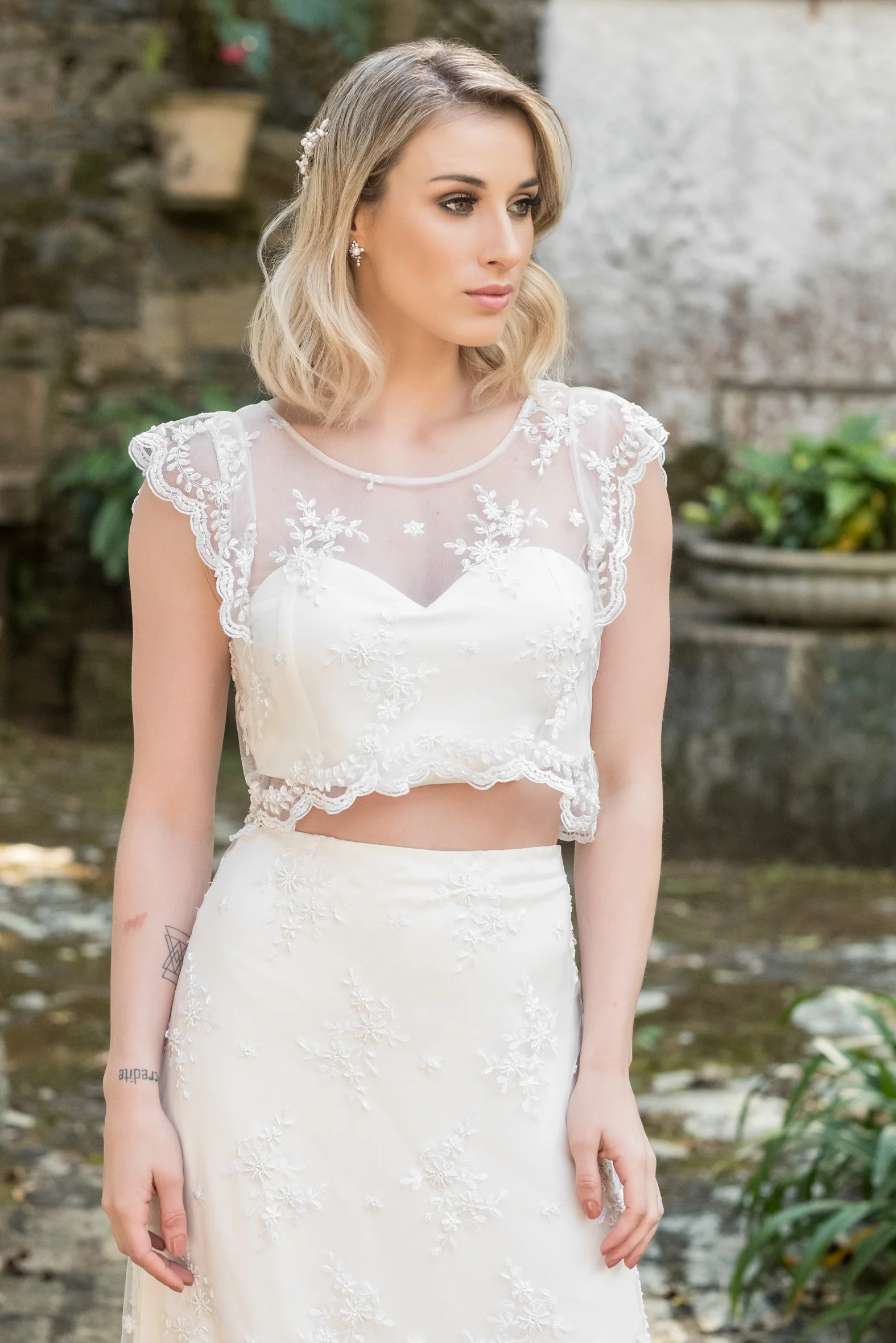 Vestido de deals noiva cropped alugar